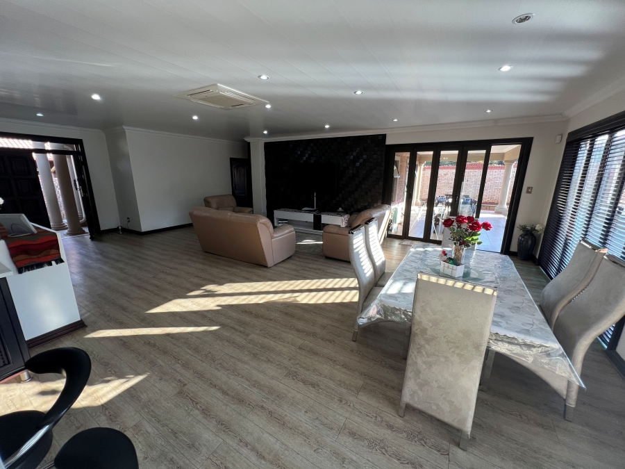 3 Bedroom Property for Sale in Wilkoppies North West